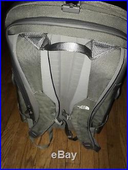 $279 North Face Access 28L Backpack Sage Grey OS New 2017