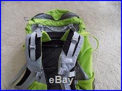 New North Face L-xl Banchee 35 Liter Backpack Camping Hiking Mens Green Pack