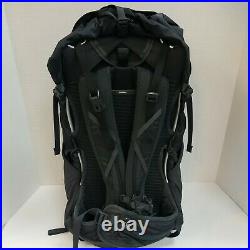 The North Face 26L Hydra Backpack. Asphalt Grey/Black