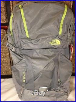 The North Face Litus 22L Hiking Daypack Backpack Zinc Grey/Macaw Green NWT