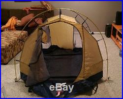 The North Face Rainier 2 Person Backpacking Tent Hiking used camping